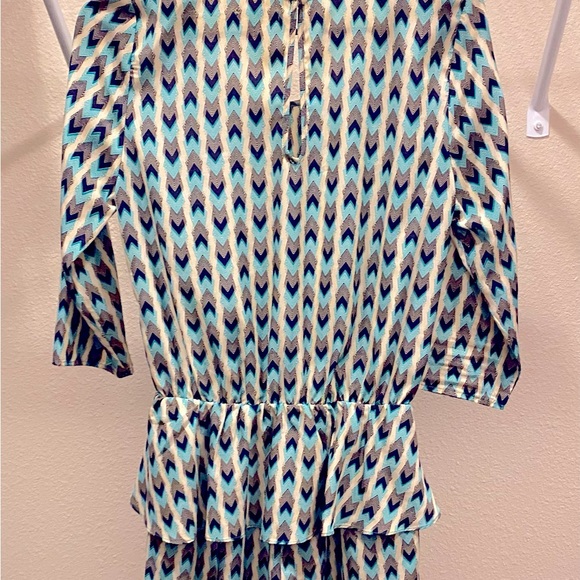 Gianni Bini Romper Small quarter length sleeves geometric design vacation romper - Picture 5 of 9